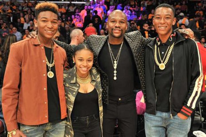 Floyd Mayweather Shares Heartbreaking Photo Of Late Ex-GF Josie Harris & Their Daughter Jirah, 15
